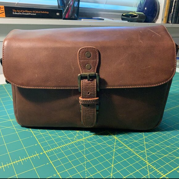 MegaGear Torres Camera Messenger Bag - Picture 15 of 15